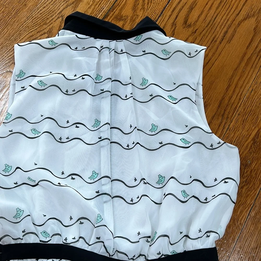 Forever 21 sleeveless dress.  Cute bird print. Size Small. Pleated skirt. - Picture 14 of 14